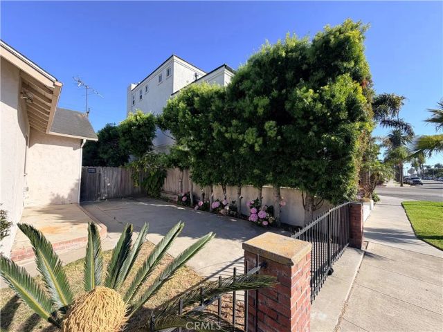 408 8th Street, Huntington Beach, CA 92648