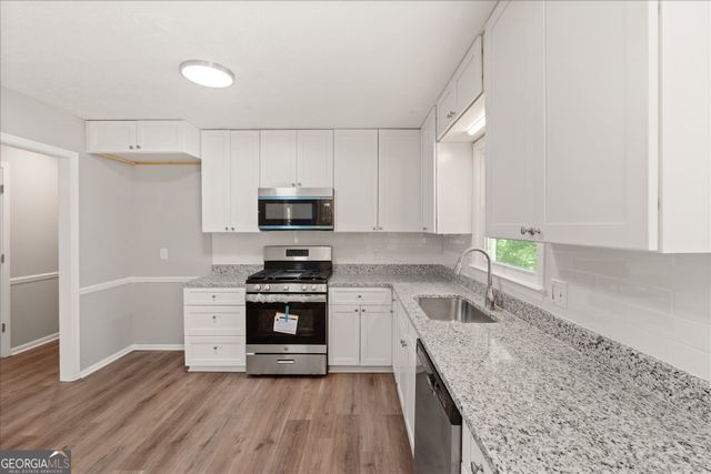33 Russell Lane, Carrollton, GA 30116