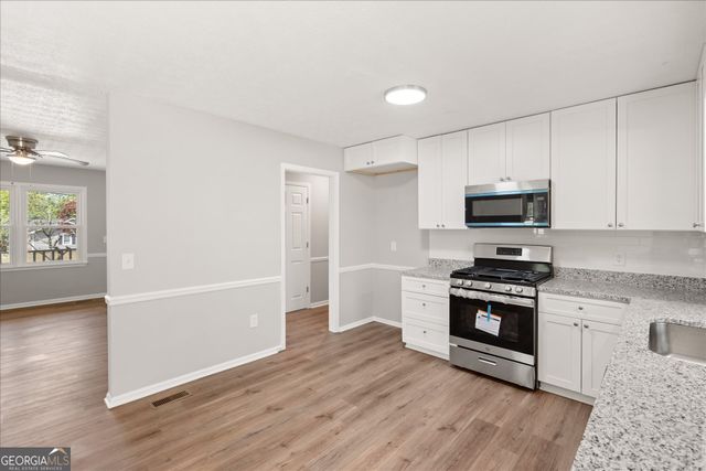33 Russell Lane, Carrollton, GA 30116