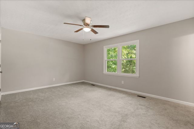 33 Russell Lane, Carrollton, GA 30116