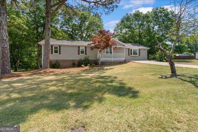 33 Russell Lane, Carrollton, GA 30116