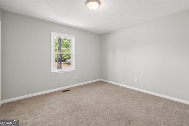 33 Russell Lane, Carrollton, GA 30116
