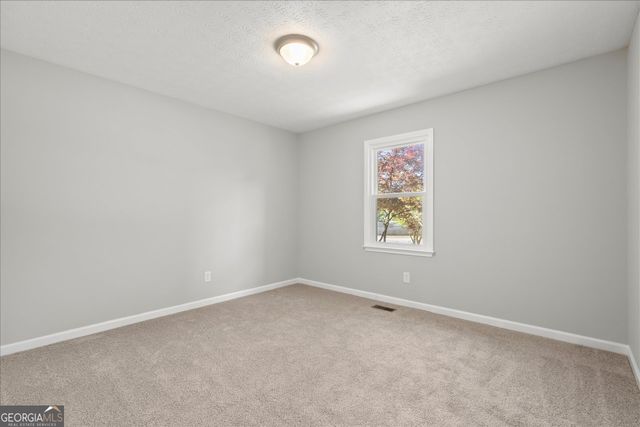 33 Russell Lane, Carrollton, GA 30116