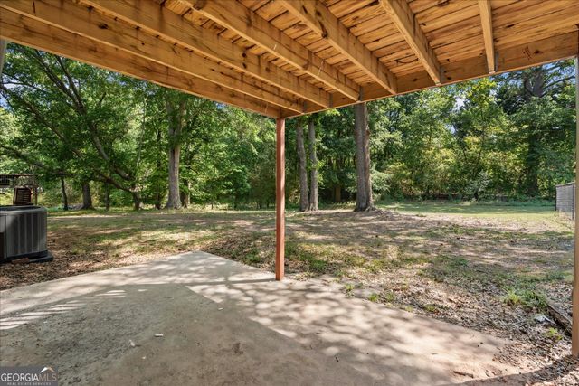 33 Russell Lane, Carrollton, GA 30116