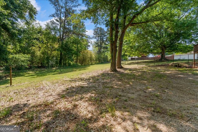 33 Russell Lane, Carrollton, GA 30116