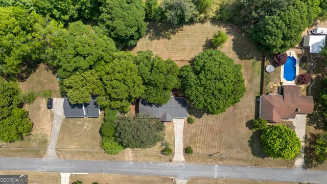 33 Russell Lane, Carrollton, GA 30116