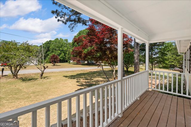 33 Russell Lane, Carrollton, GA 30116