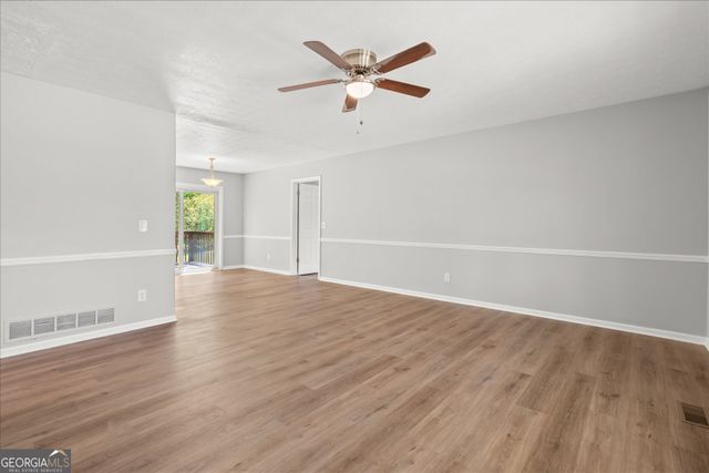 33 Russell Lane, Carrollton, GA 30116