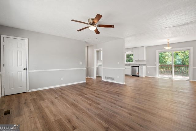33 Russell Lane, Carrollton, GA 30116