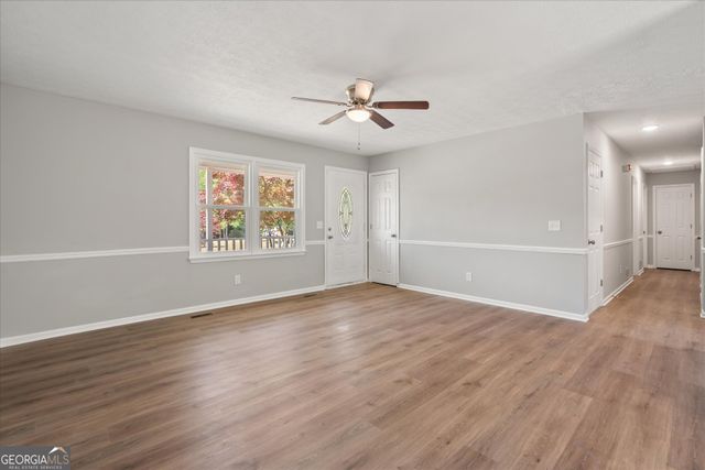 33 Russell Lane, Carrollton, GA 30116