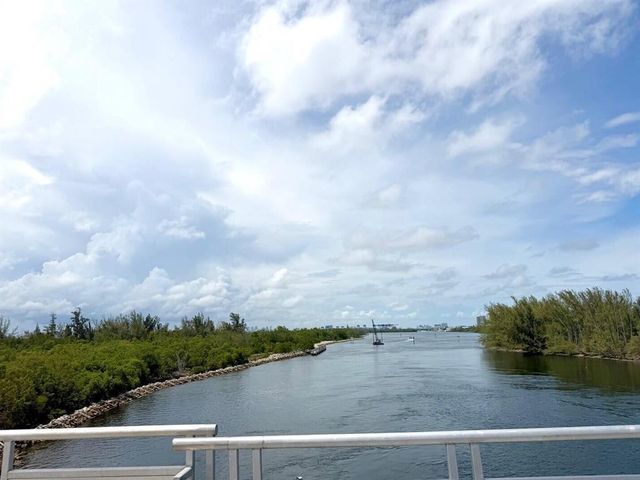 1058 SE 6th Court, Dania Beach, FL 33004