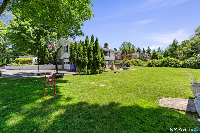 16 Westview Drive, Bethel, CT 06801