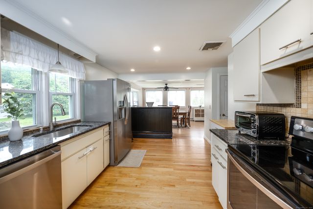 16 Westview Drive, Bethel, CT 06801