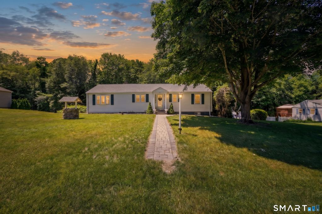 16 Westview Drive, Bethel, CT 06801