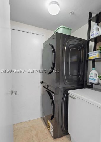 15051 Royal Oaks Ln 401, North Miami, FL 33181