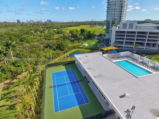 15051 Royal Oaks Ln 401, North Miami, FL 33181