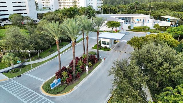 15051 Royal Oaks Ln 401, North Miami, FL 33181