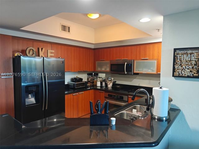 15051 Royal Oaks Ln 401, North Miami, FL 33181