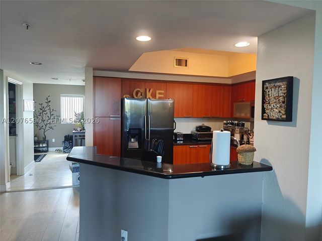 15051 Royal Oaks Ln 401, North Miami, FL 33181