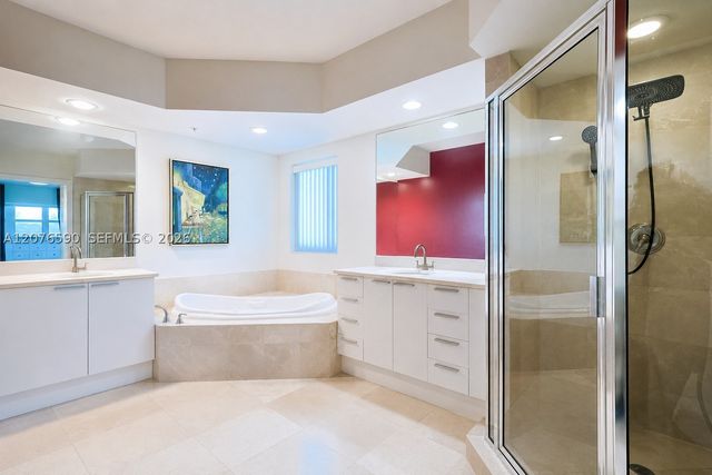15051 Royal Oaks Ln 401, North Miami, FL 33181