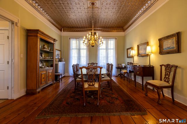 8 West Mystic Avenue, Groton, CT 06355