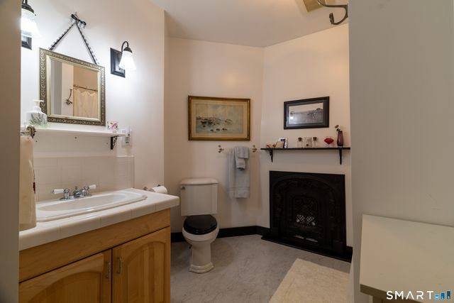 8 West Mystic Avenue, Groton, CT 06355