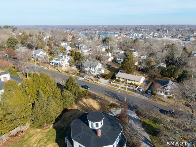 8 West Mystic Avenue, Groton, CT 06355