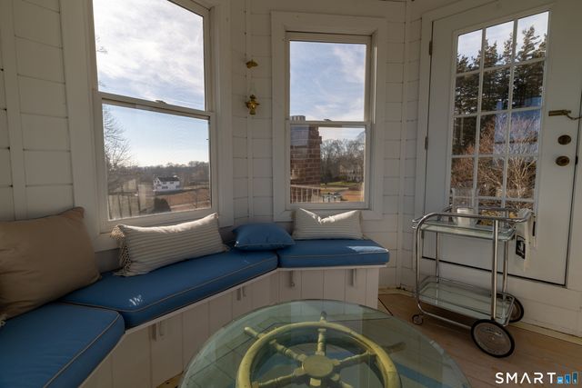 8 West Mystic Avenue, Groton, CT 06355