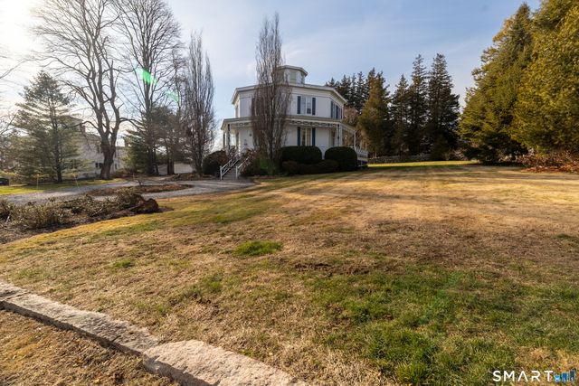 8 West Mystic Avenue, Groton, CT 06355