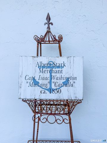 8 West Mystic Avenue, Groton, CT 06355