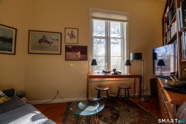 8 West Mystic Avenue, Groton, CT 06355