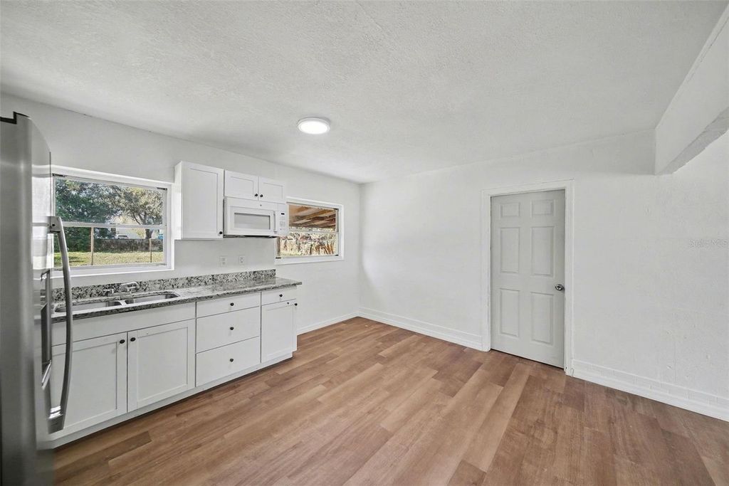 Image 12 of property listing at 5016 GARDEN LANE, Tampa, FL 33610