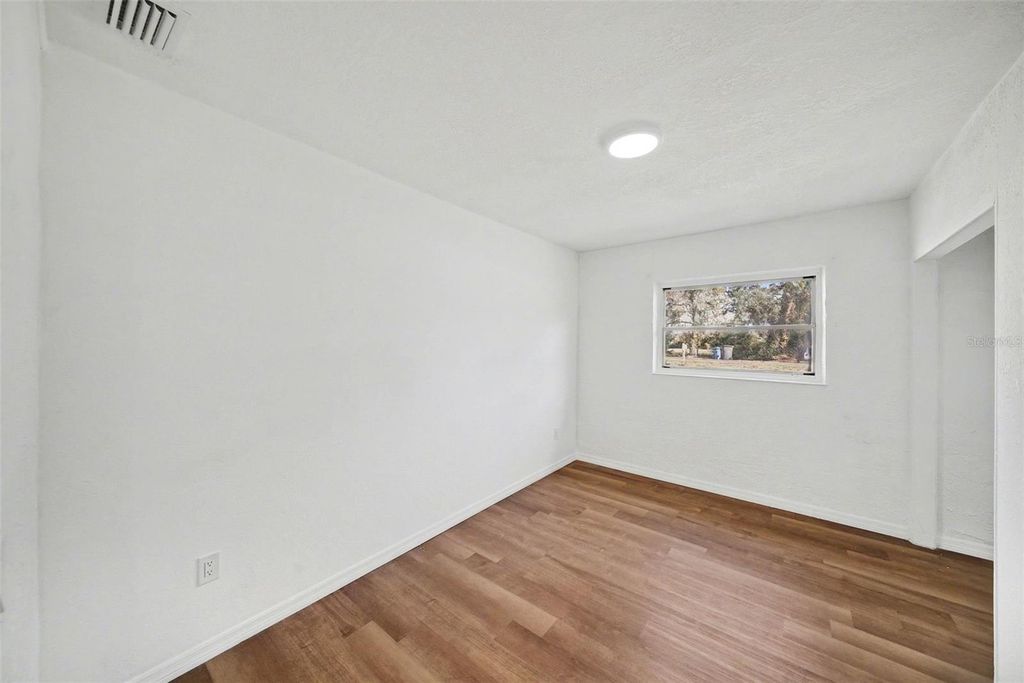 Image 17 of property listing at 5016 GARDEN LANE, Tampa, FL 33610