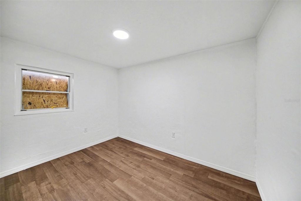 Image 18 of property listing at 5016 GARDEN LANE, Tampa, FL 33610