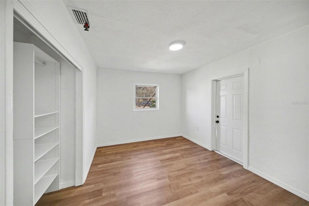 Image 19 of property listing at 5016 GARDEN LANE, Tampa, FL 33610