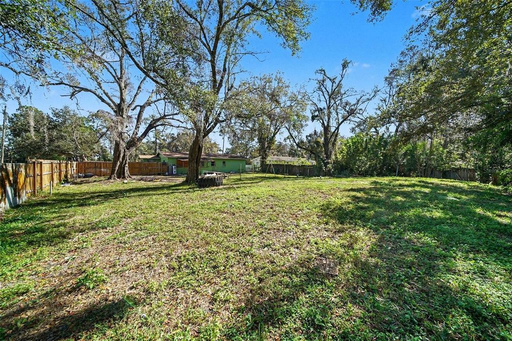 Image 27 of property listing at 5016 GARDEN LANE, Tampa, FL 33610