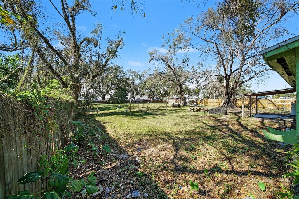 Image 29 of property listing at 5016 GARDEN LANE, Tampa, FL 33610