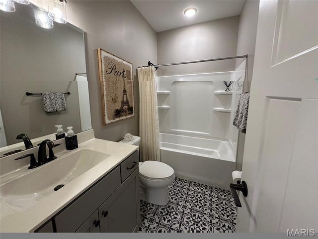 110 Alta Mira Court, Dardenne Prairie, MO 63368
