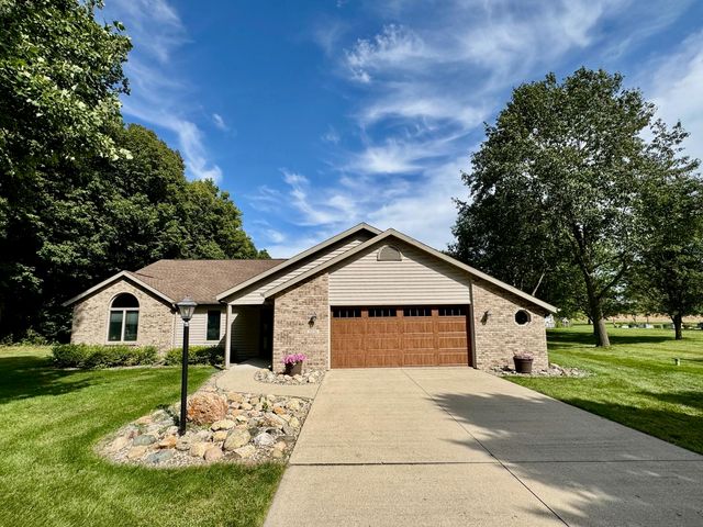 5056 N Dovewood Trail, Warsaw, IN 46582