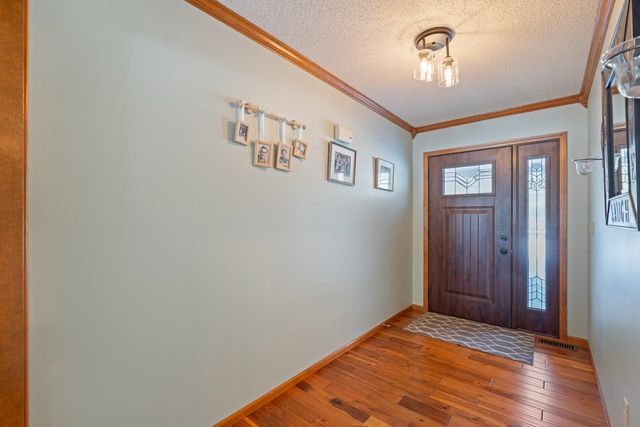 5056 N Dovewood Trail, Warsaw, IN 46582