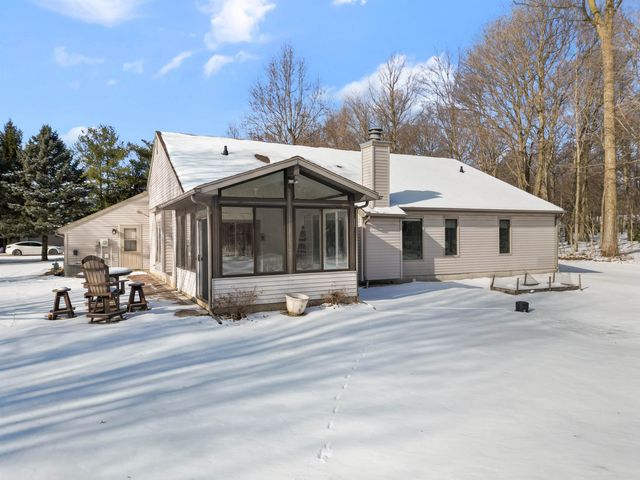 5056 N Dovewood Trail, Warsaw, IN 46582