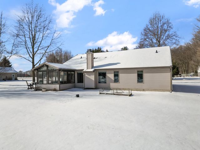 5056 N Dovewood Trail, Warsaw, IN 46582