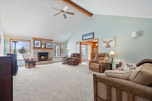 5056 N Dovewood Trail, Warsaw, IN 46582
