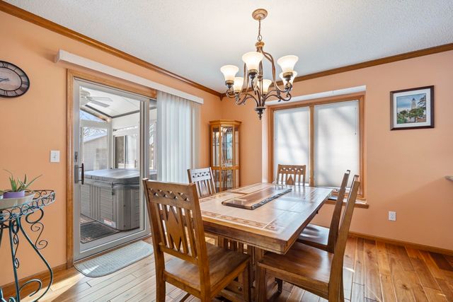 5056 N Dovewood Trail, Warsaw, IN 46582