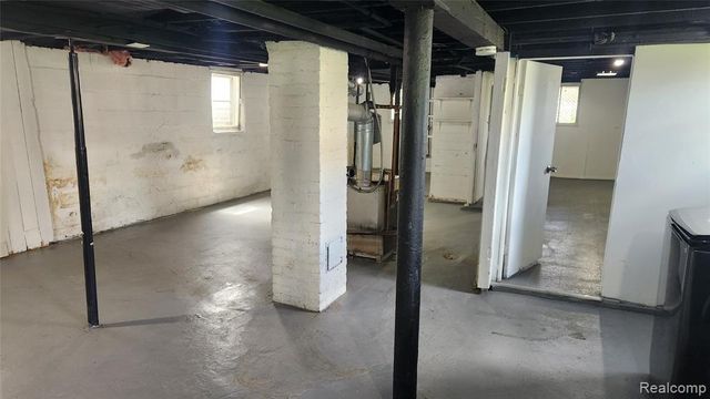 876 Vinewood Street, Wyandotte, MI 48192