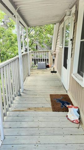 876 Vinewood Street, Wyandotte, MI 48192