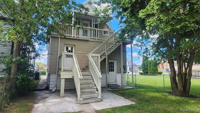 876 Vinewood Street, Wyandotte, MI 48192
