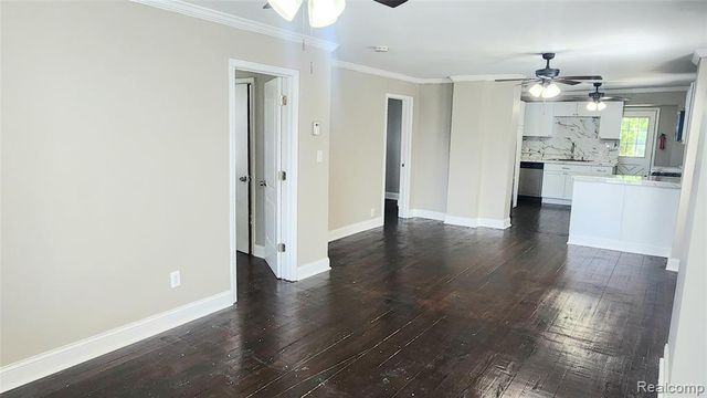 876 Vinewood Street, Wyandotte, MI 48192