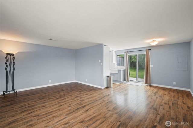 2052 E Wright Avenue, Tacoma, WA 98404