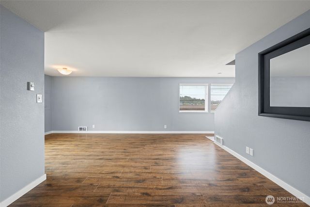 2052 E Wright Avenue, Tacoma, WA 98404